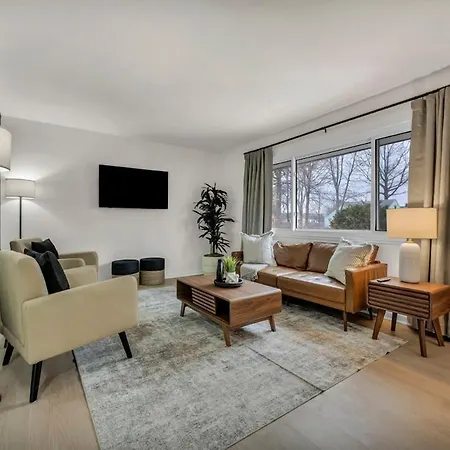 New! Modern Retreat Near Cle-Game Room-Renovated